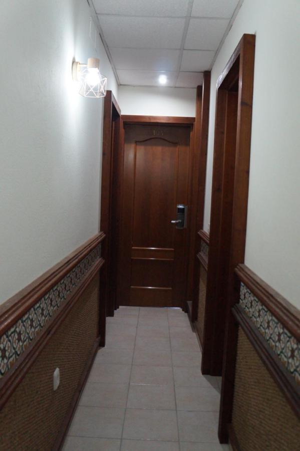 Hostal La Conilena Conil De La Frontera Exteriör bild