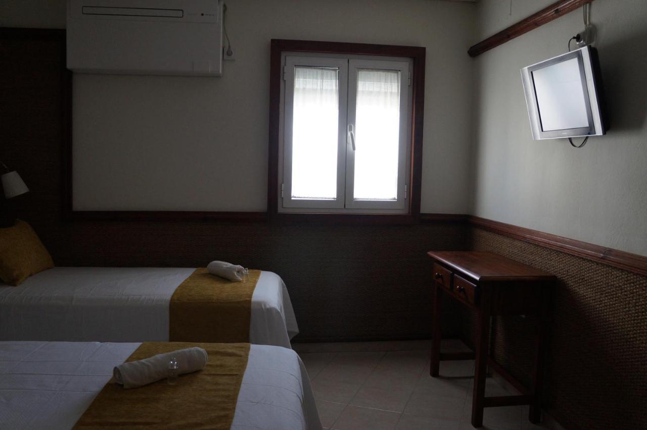 Hostal La Conilena Conil De La Frontera Exteriör bild