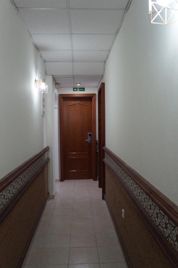 Hostal La Conilena Conil De La Frontera Exteriör bild