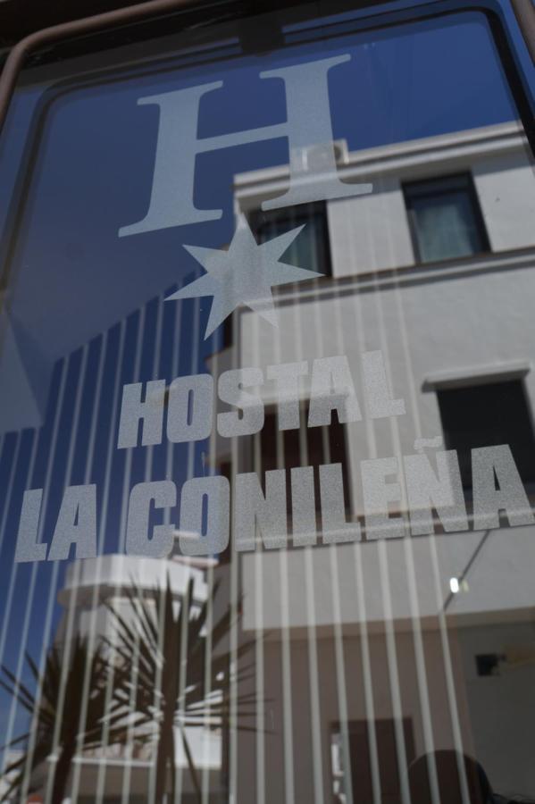 Hostal La Conilena Conil De La Frontera Exteriör bild