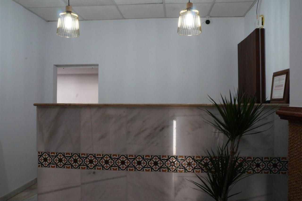 Hostal La Conilena Conil De La Frontera Exteriör bild