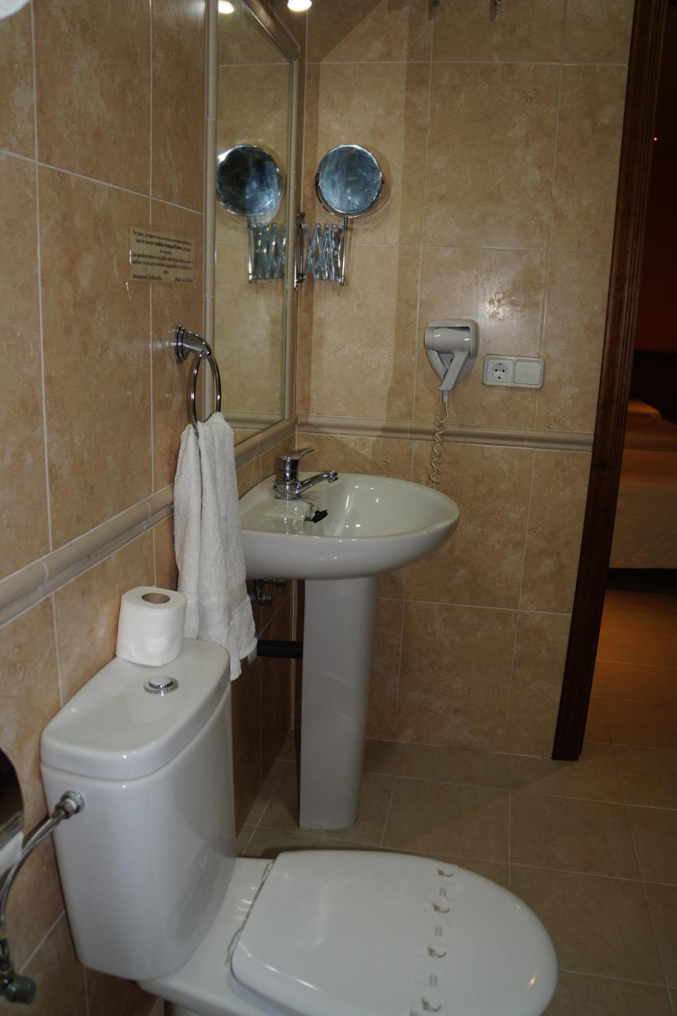 Hostal La Conilena Conil De La Frontera Rum bild
